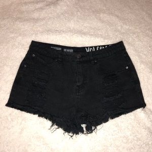 Volcom // Ripped shorts // Size 5